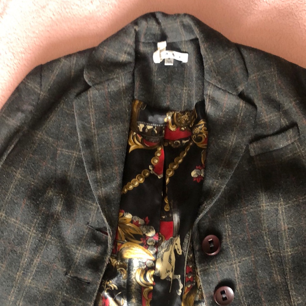 Cabi blazer. Horse themed lining, 100% polyester. GUC. Pet and smoke free home
